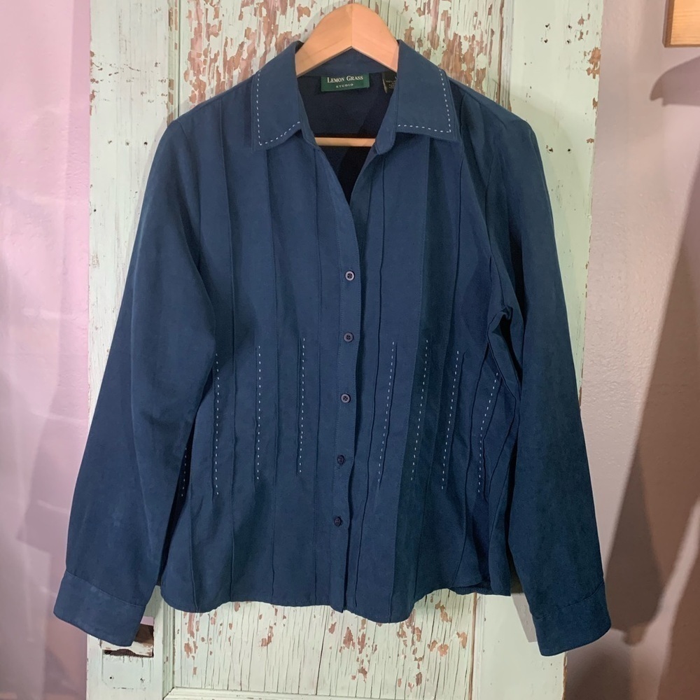 Women’s Lemon Grass Studio blue button up long sleeve